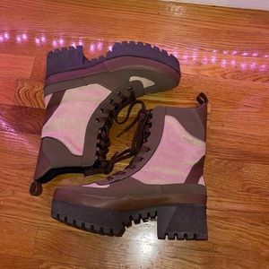 Natural multi color soldier boots size 9